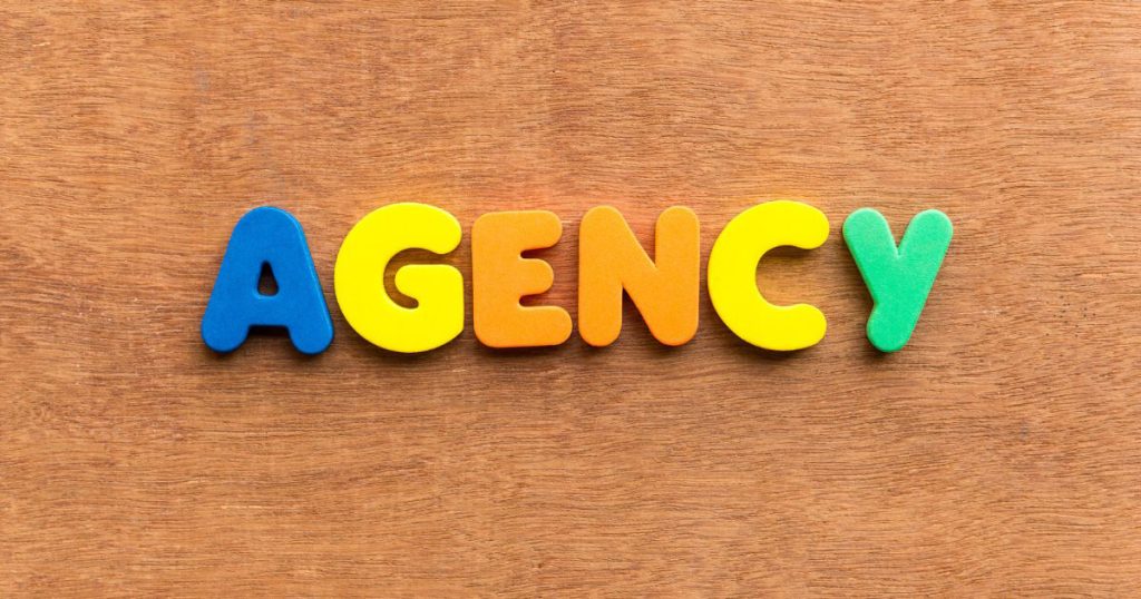 nen-thue-agency-marketing-hay-tu-lam